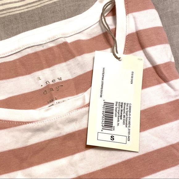 Pink and white striped tshirt - Picture 3 of 5